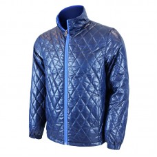 This jacket keeps you warm and dry, even when it starts to sprinkle.